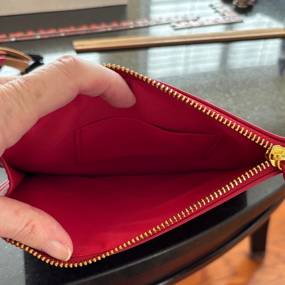 Ann Taylor Vibrant Red Cosmetic Case Storage Organization Faux Leather EUC - Picture 4 of 6